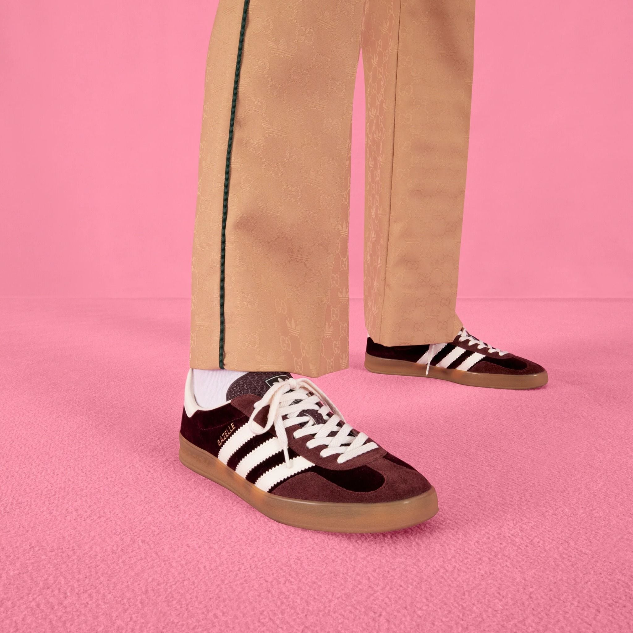 adidas gazelle silver green womens GUCCI x ADIDAS - Used Gazelle sneakers in red velvet (T43 1/3)