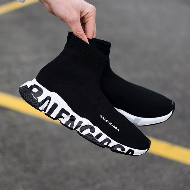 Balenciaga SPEED GRAFFITI スニーカー 605942 W2DB7 1015 Gi Y Balenciaga Speed Trainer Graffiti Black White New Releases