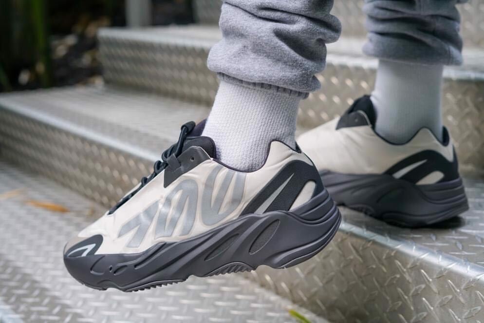 Giày Adidas Yeezy Boost 700 MNVN 'Bone' FY3729 – LUXITY