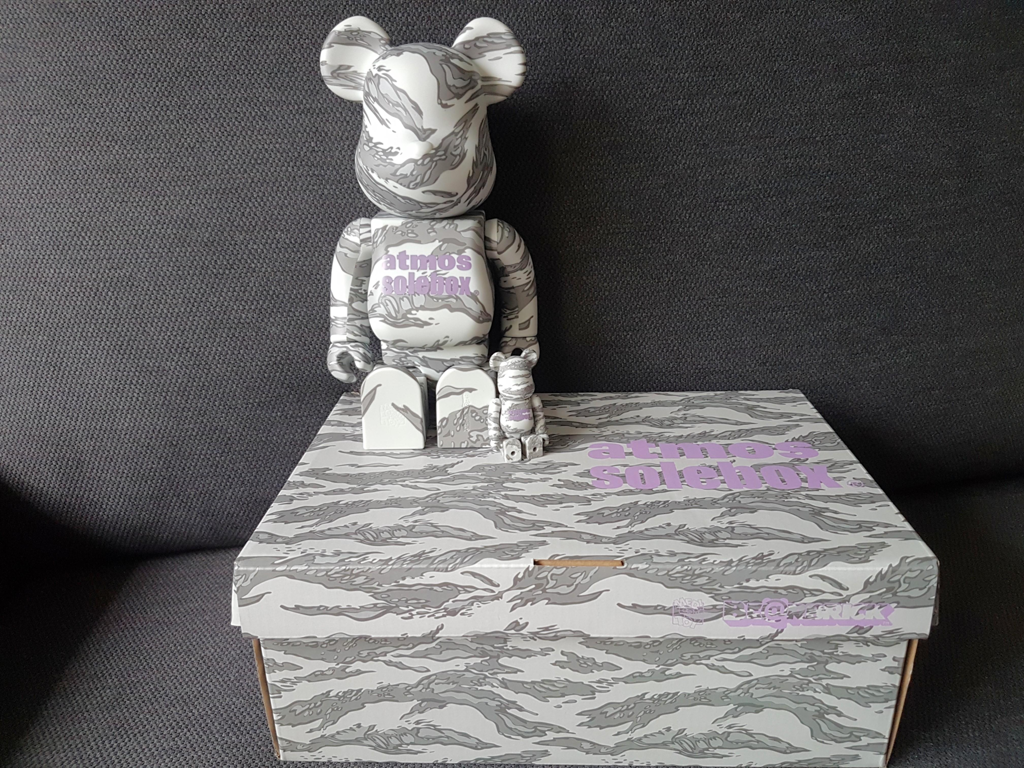  Mô hình Bearbrick x Atmos x Solebox 100% & 400% Set Grey 