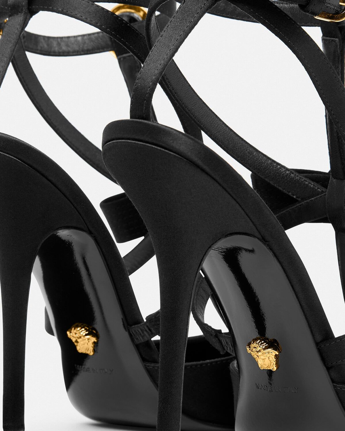  Giày Nữ Versace Gianni Ribbon Cage Satin Pumps 'Black' 