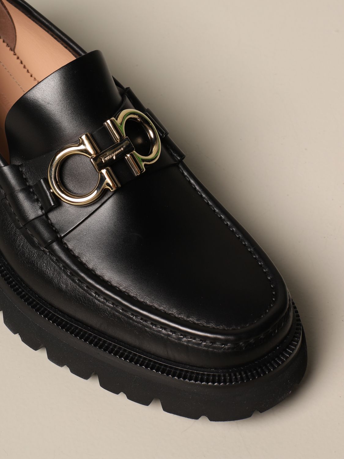  Giày Salvatore Ferragamo Nam Loafer With Gancini Ornament 'Black' 