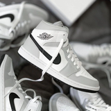  Giày Nike Air Jordan 1 Mid ‘Light Smoke Grey’ 