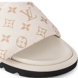  Dép Nữ Louis Vuitton Pool Pillow Flat Comfort Mules 'Beige' 