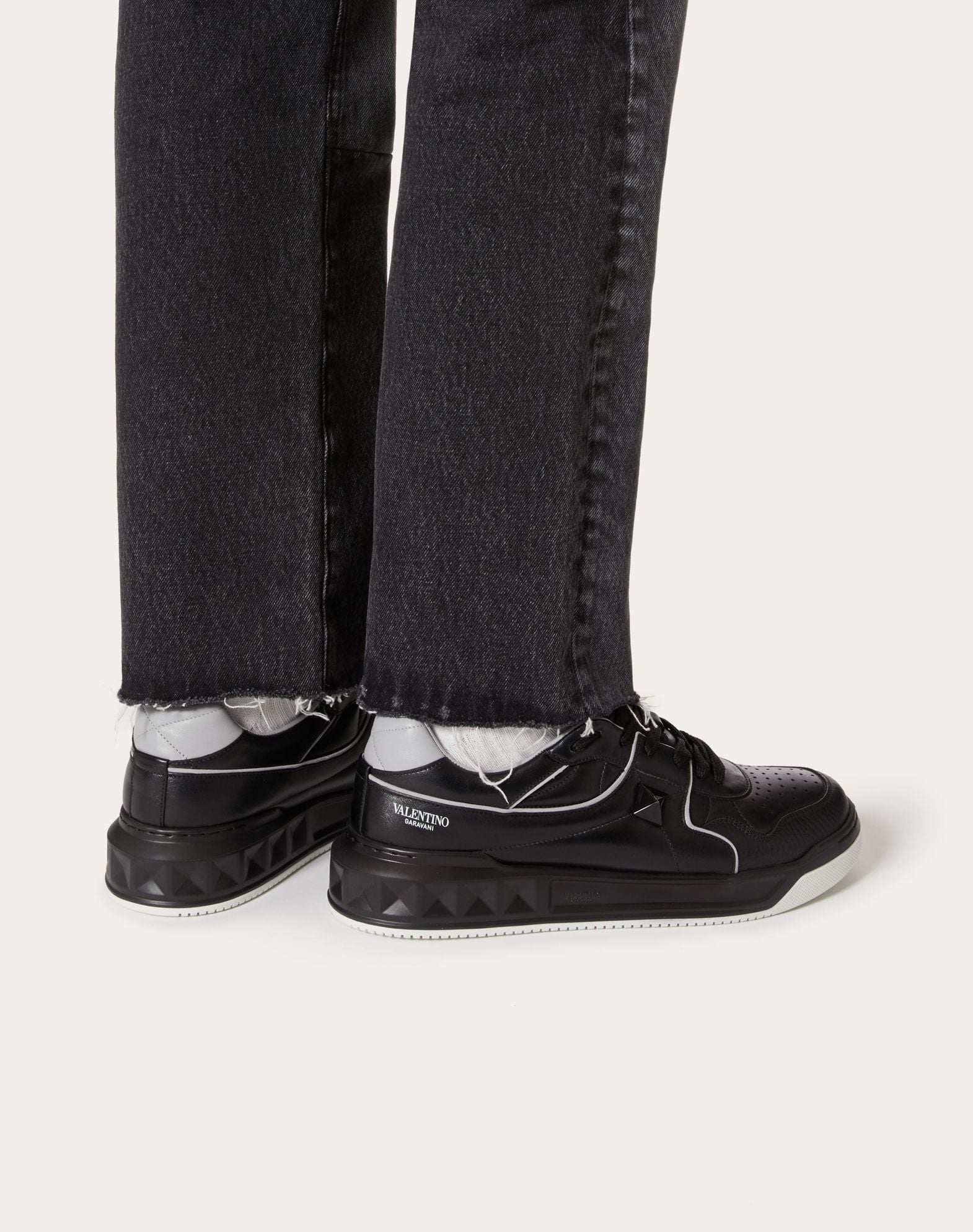  Giày Nam Valentino One Stud Low-top Sneaker 'Black' 