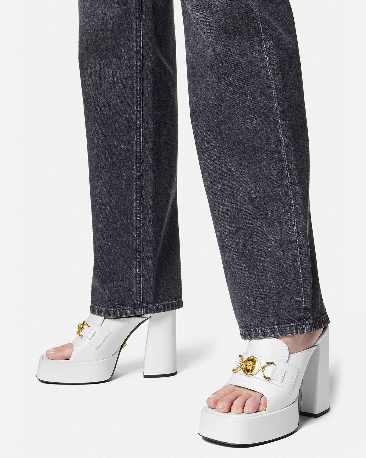  Giày Nữ Versace Aevitas Platform Mules 'White' 