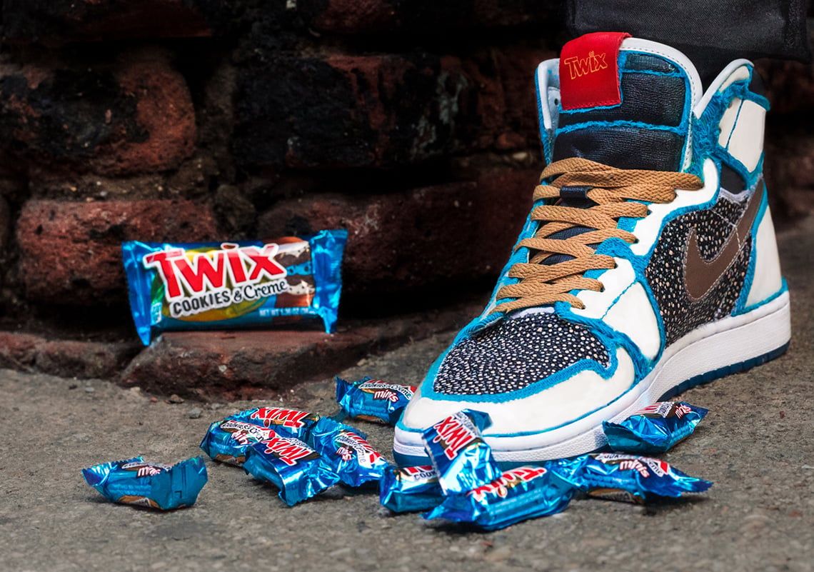  Giày Nike Twix x The Shoe Surgeon x Air Jordan 1 High 'Cookies Creme' 