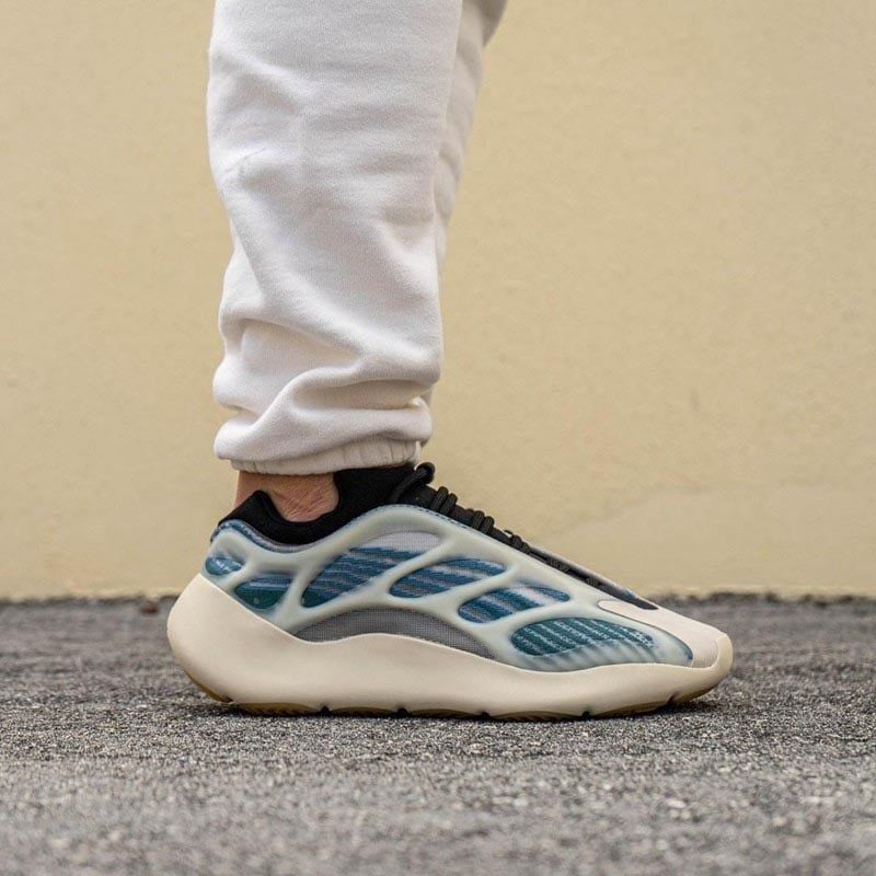 adidas yeezy 700 v3 kyanite gy0260