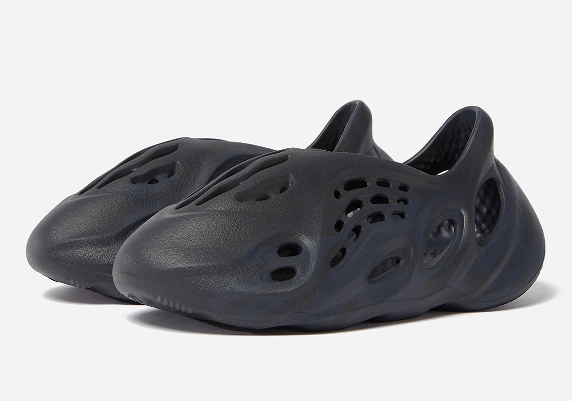 mineral blue foam runner