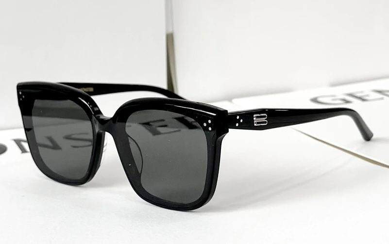  Kính Gentle Monster Dear 01 'Black' 