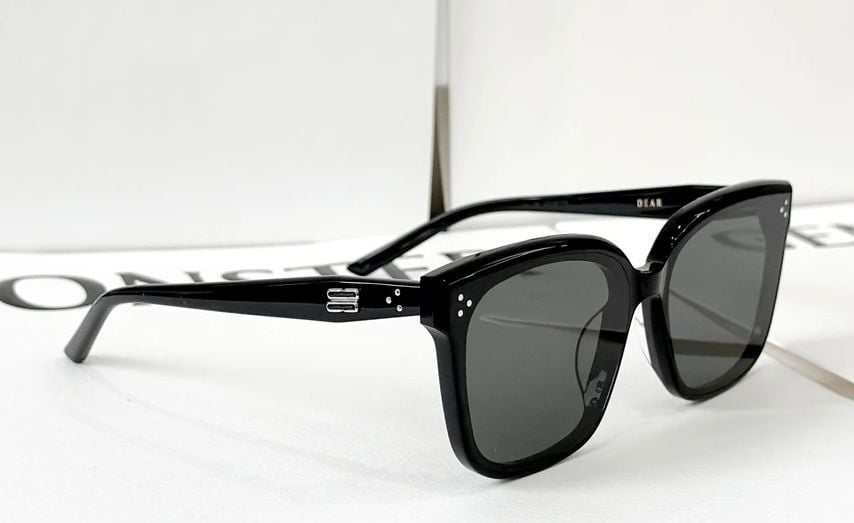  Kính Gentle Monster Dear 01 'Black' 