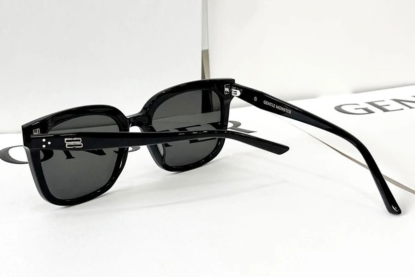 Kính Gentle Monster Dear 01 'Black' 