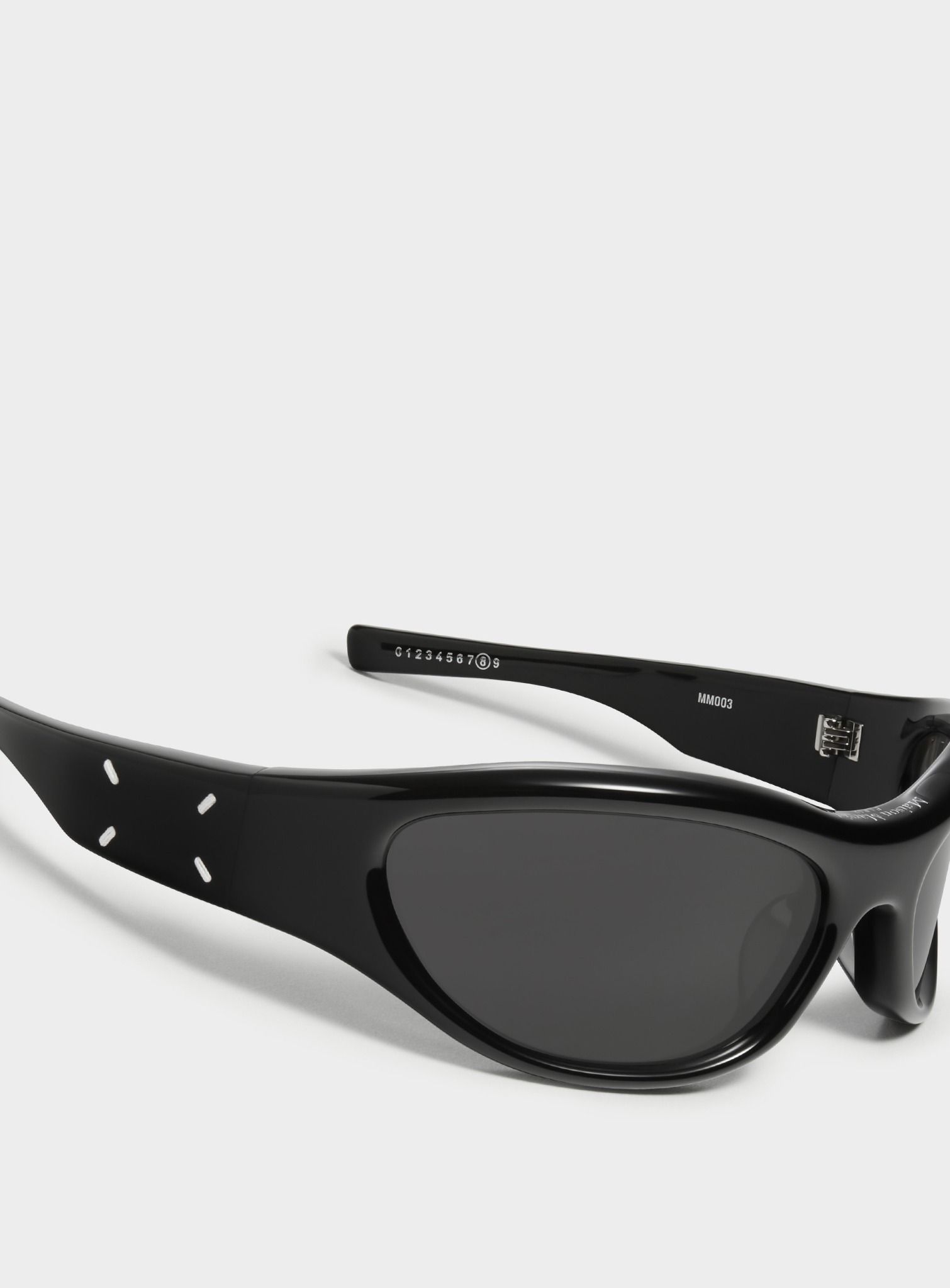  Kính Gentle Monster X Maison Margiela 'Black' 