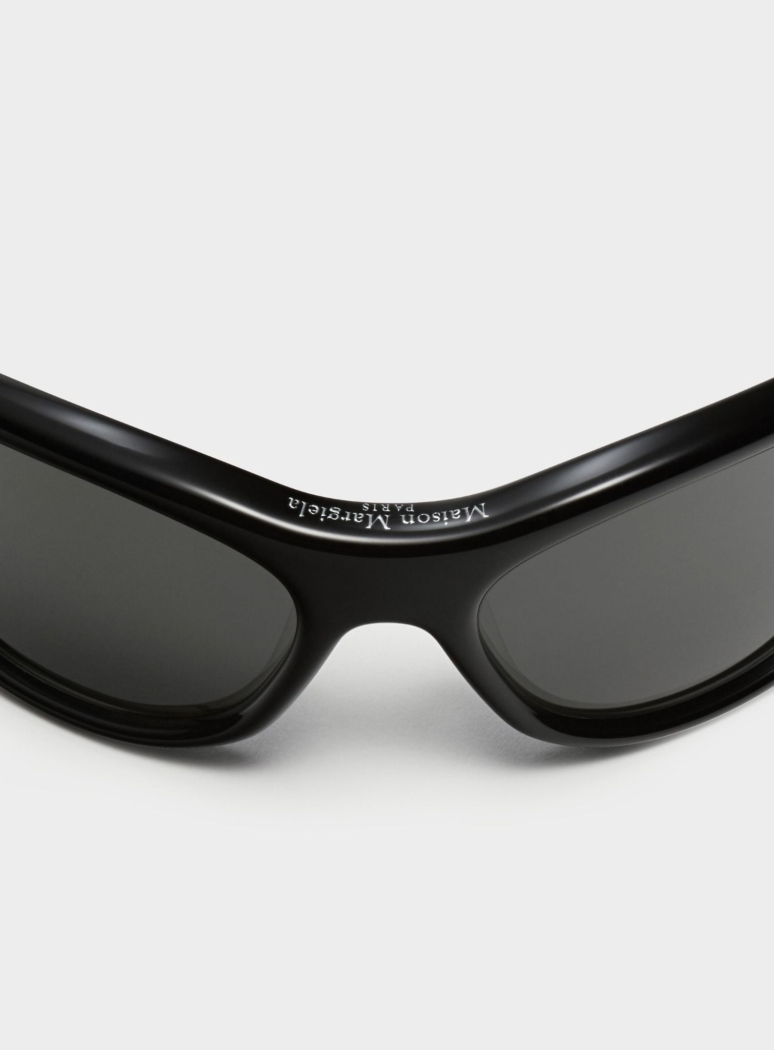  Kính Gentle Monster X Maison Margiela 'Black' 