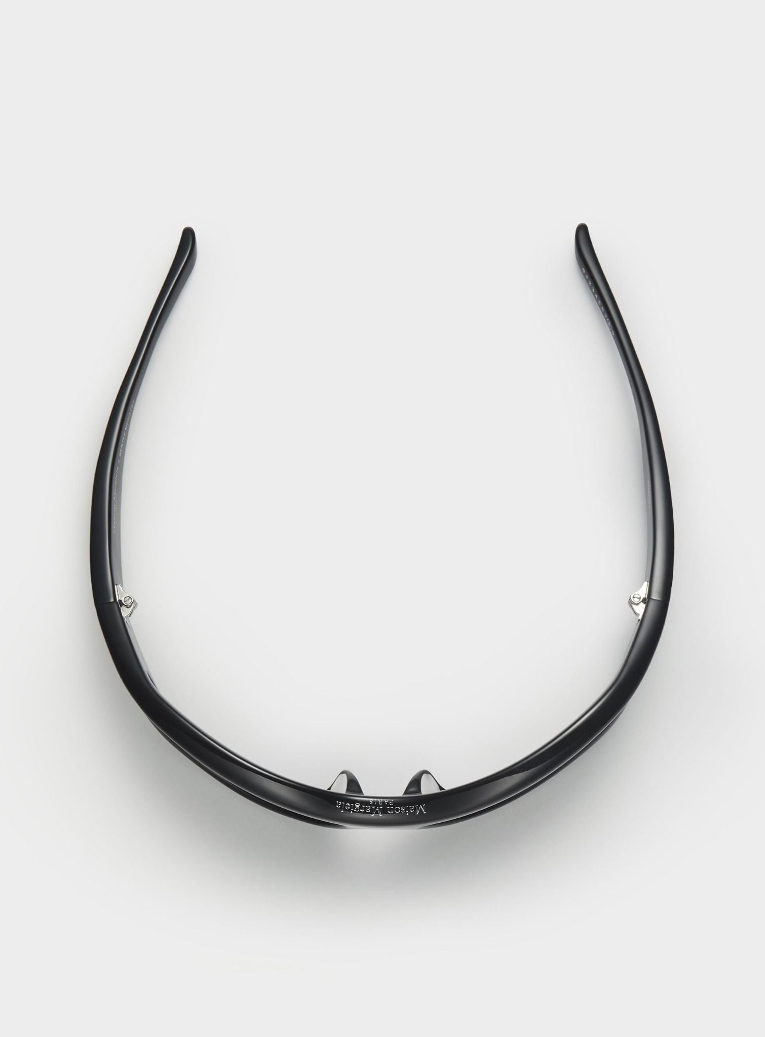  Kính Gentle Monster X Maison Margiela 'Black' 