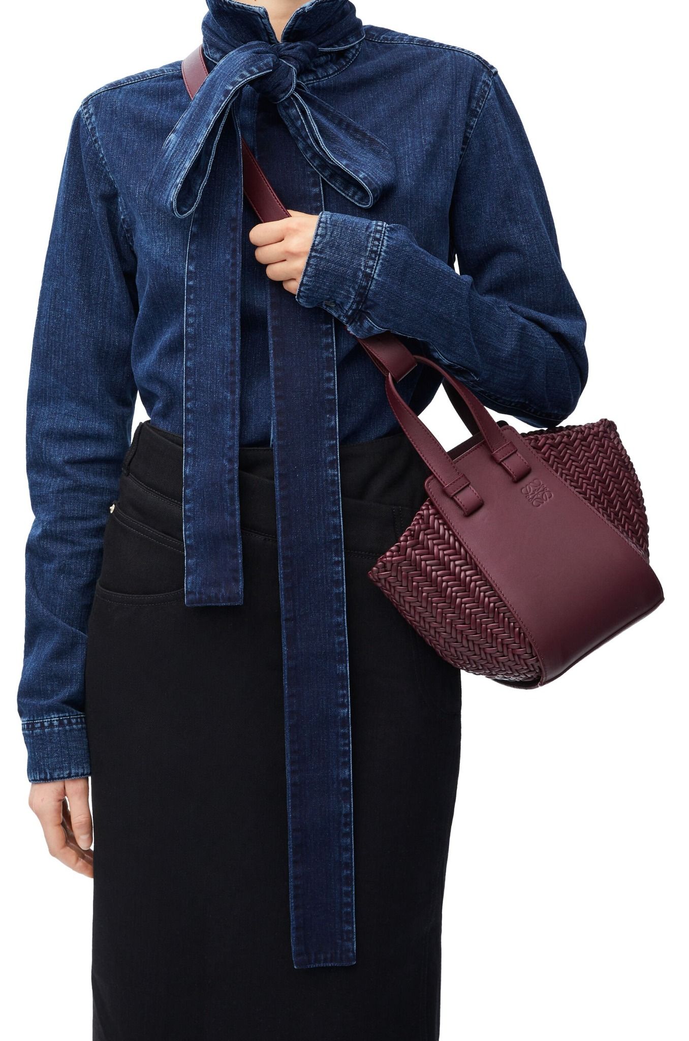  Túi Nữ Loewe Compact Hammock Bag 'Burgundy' 