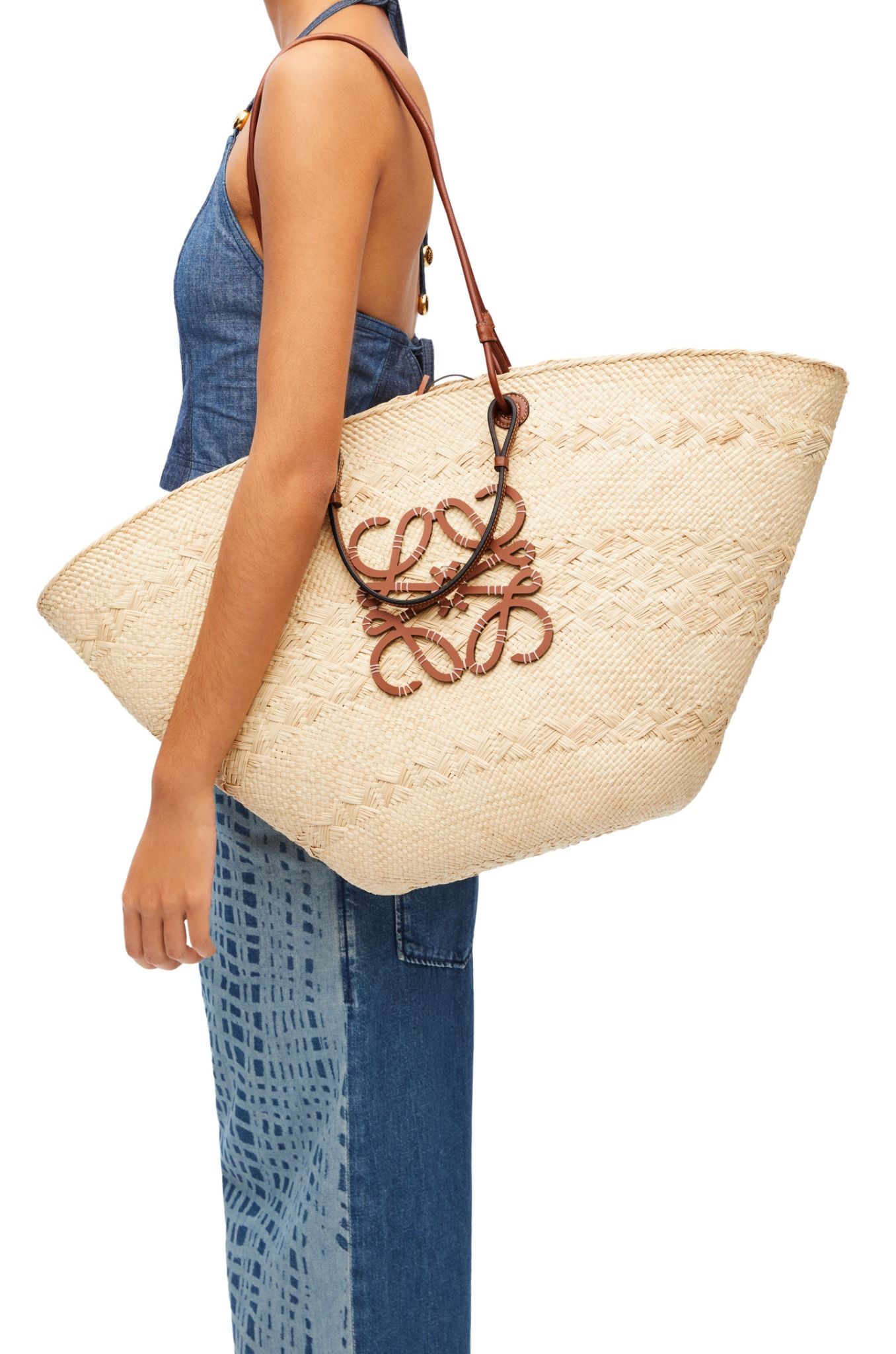 Túi Nữ Loewe Large Anagram Basket Bag 'Tan' A223F04X02 – LUXITY