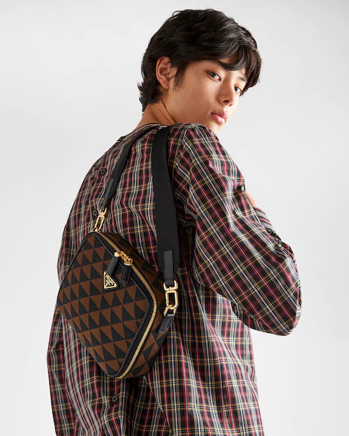 プラダ　PRADA ブラックウエストポーチ ポケット付き　本物 ブラック ナッパレザー ボンバージャケット | PRADA