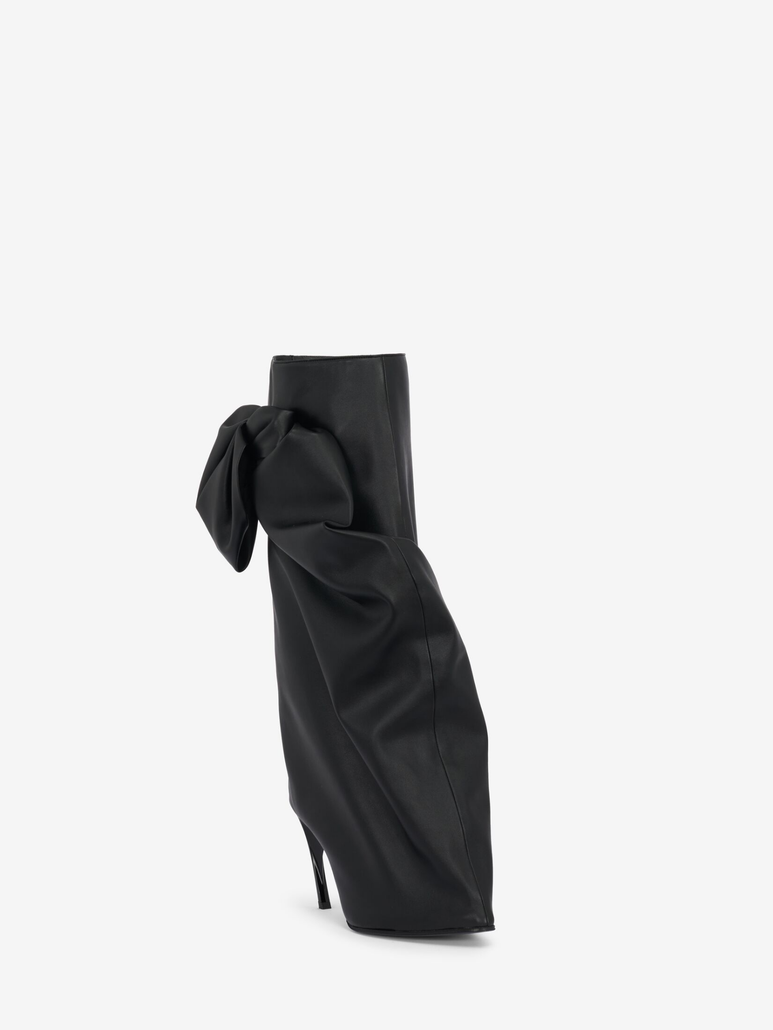  Giày Nữ Alexander McQueen Armadillo 'Black' 