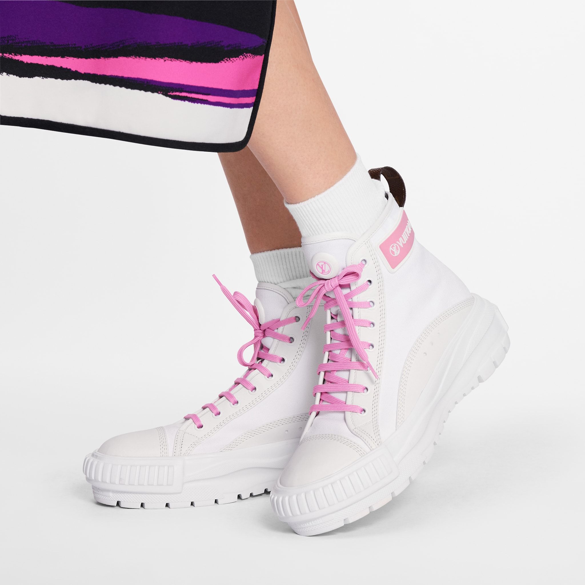 Giày Nữ Louis Vuitton LV Squad Trainer Boots 'White Pink' 1A93ZZ – LUXITY