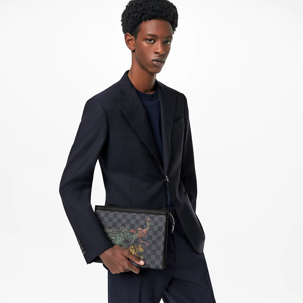 Túi Louis Vuitton Nam Pochette Voyage MM Damier Graphite N64605 – LUXITY