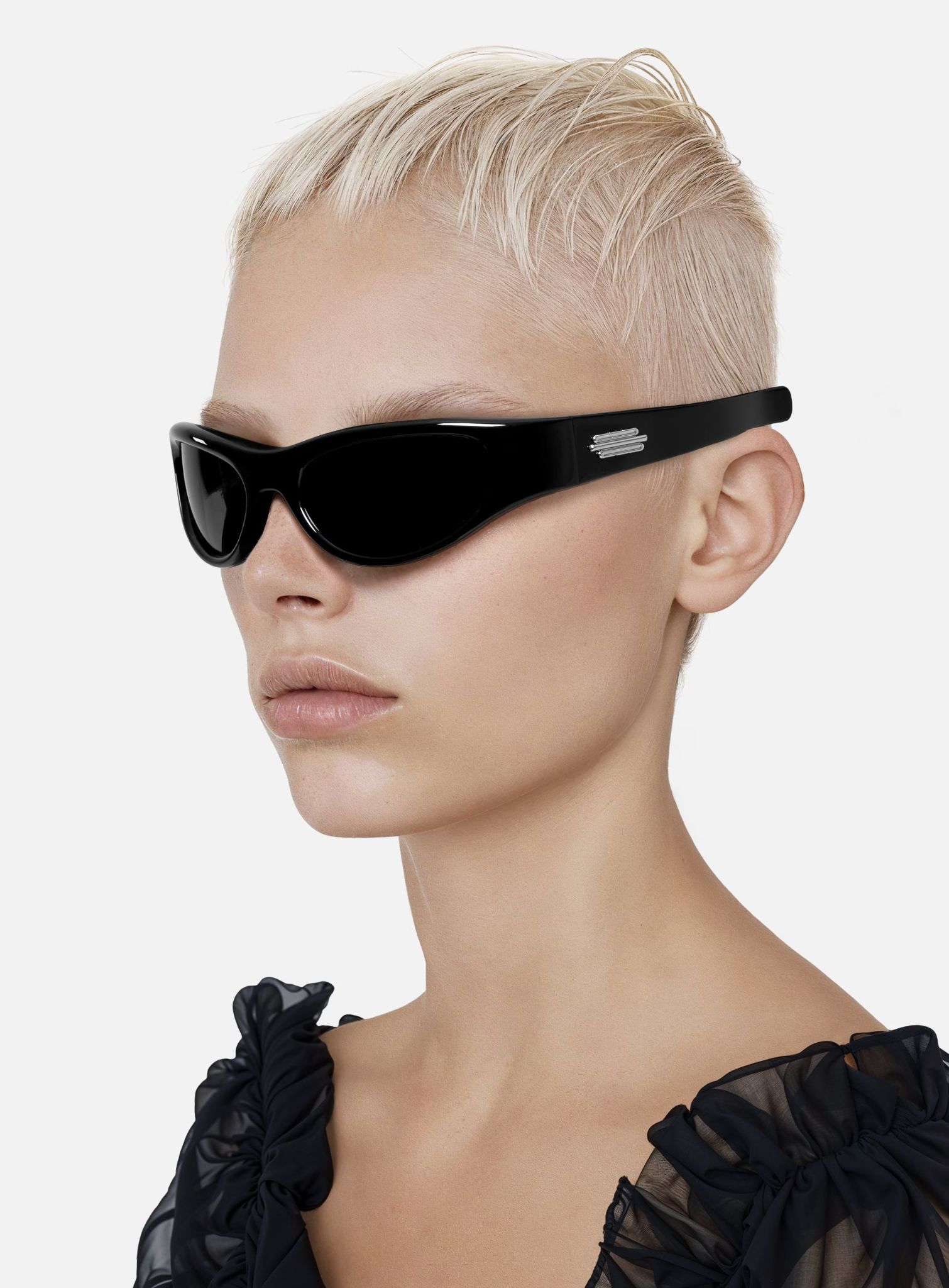 Kính Gentle Monster Jennie - Cheveux De Nini 01 'Black Acetate