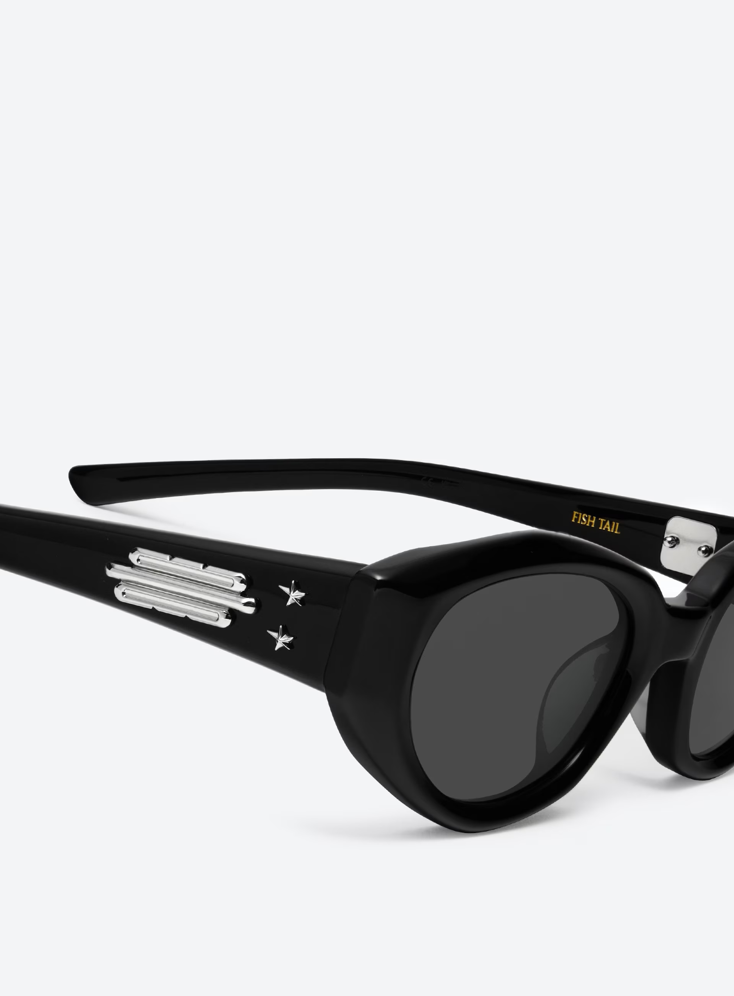 Kính Gentle Monster Jennie - Fish Tail 01 'Black Acetate Frame