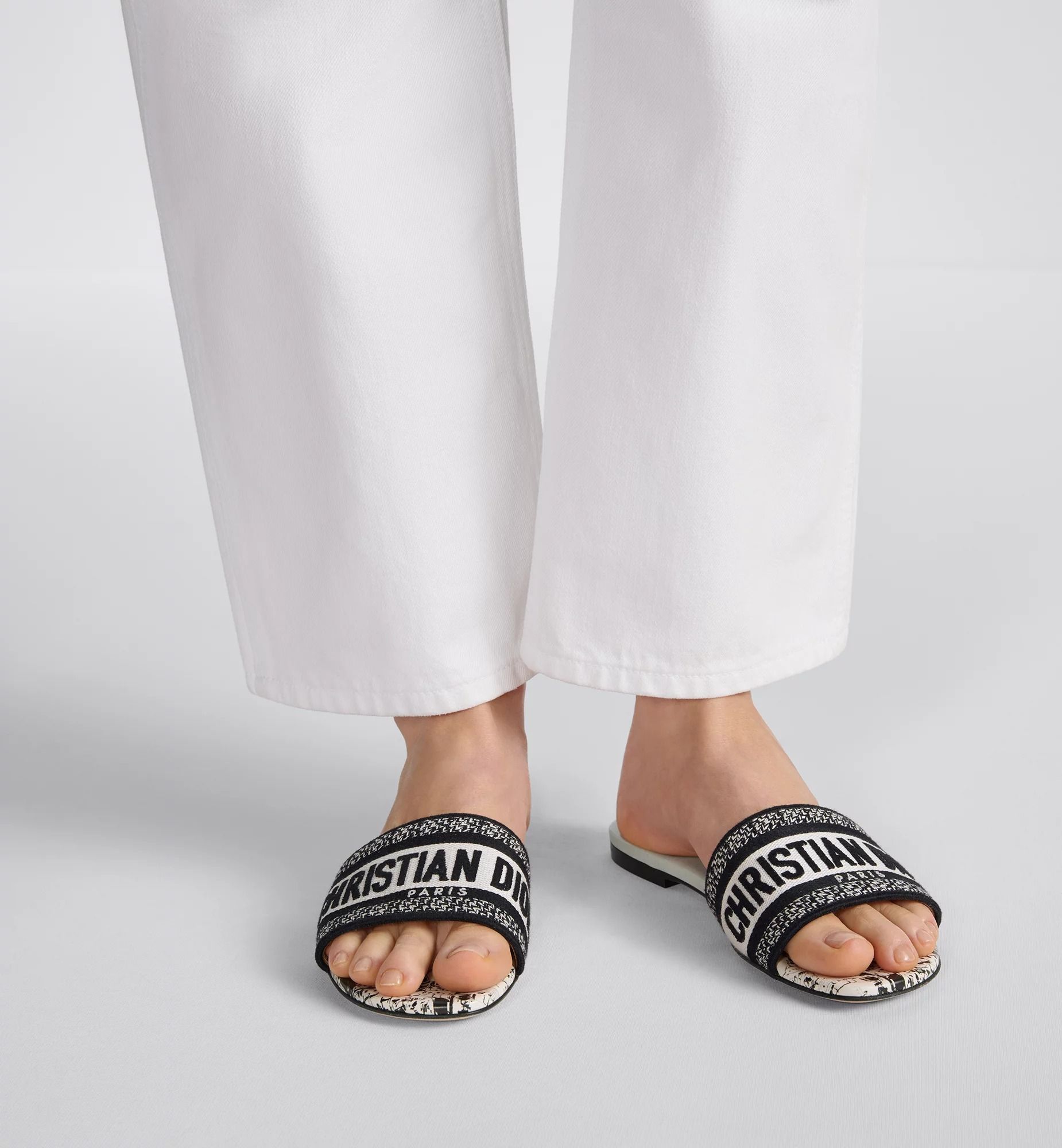  Dép Nữ Dior Dway Slide 'Black White' 