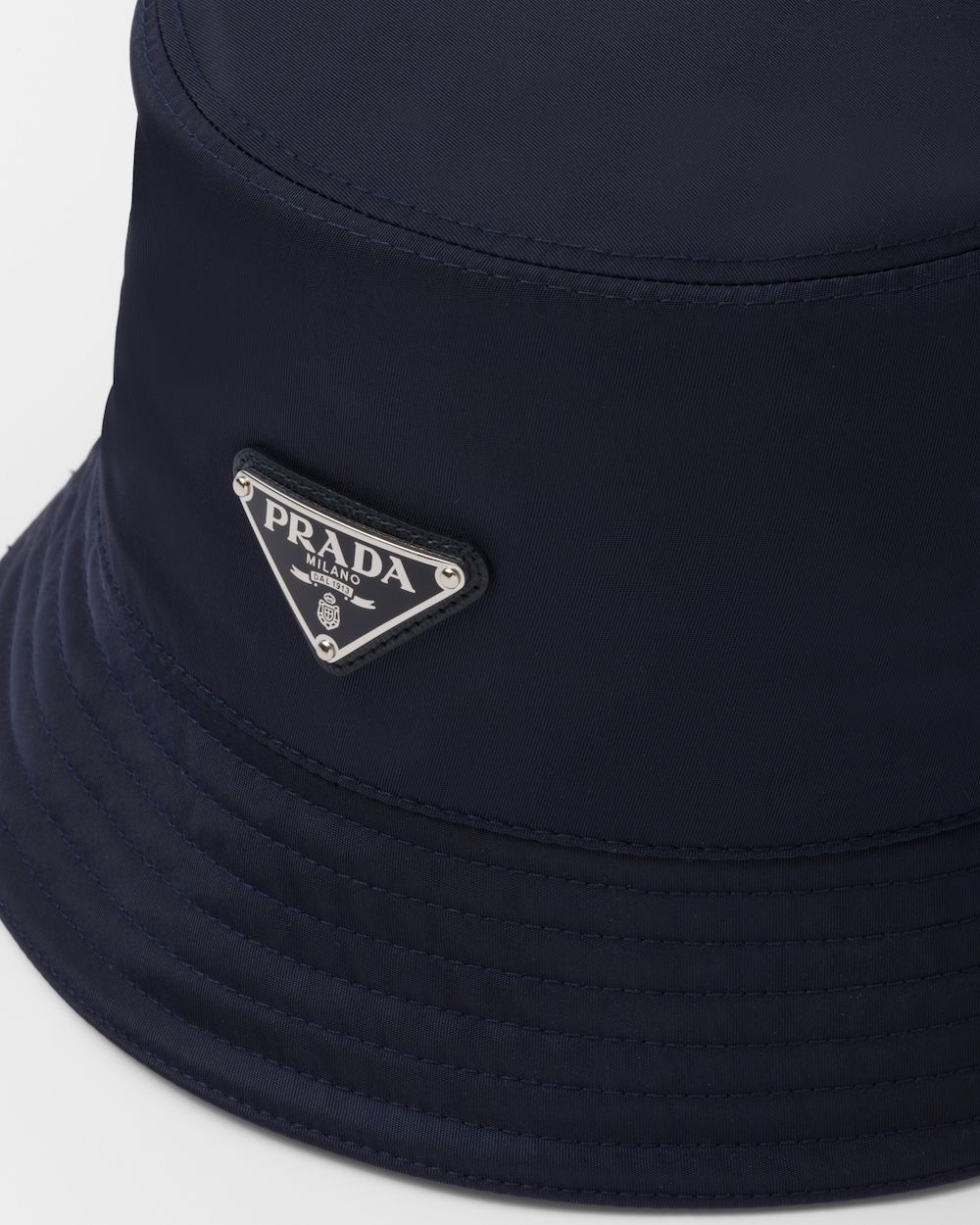 Mũ Nam Prada Re-Nylon Bucket Hat 'Navy' 2HC137-2DMI-F0008 – LUXITY Mũ Nam Prada Re-Nylon Bucket Hat 'Navy' 2HC137-2DMI-F0008 – LUXITY