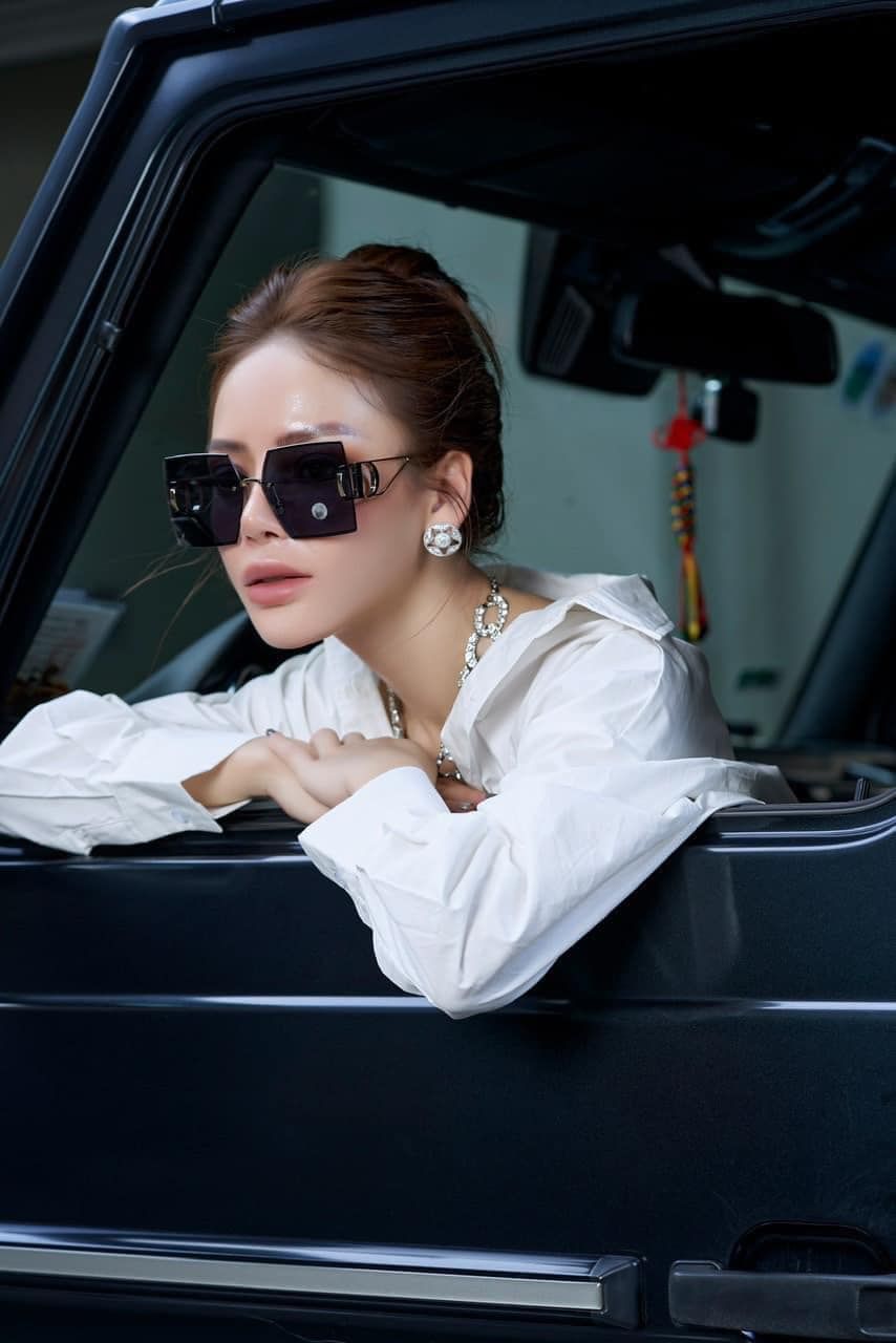  Kính Nữ Dior 30montaigne H0a0 Sunglasses 'Grey' 