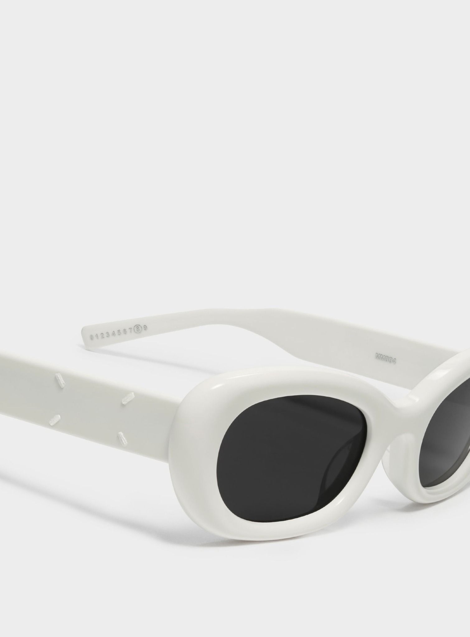  Kính Nữ Gentle Monster X Maison Margiela 'Black White' 