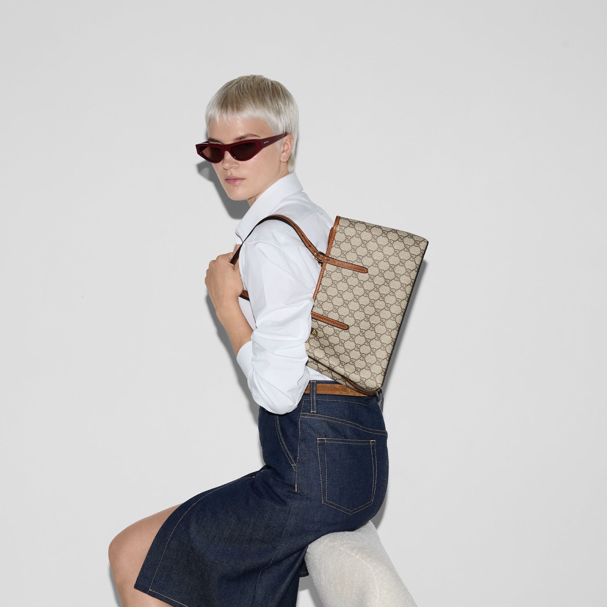  Túi Nữ Gucci GG Emblem Small Tote Bag 'Beige' 