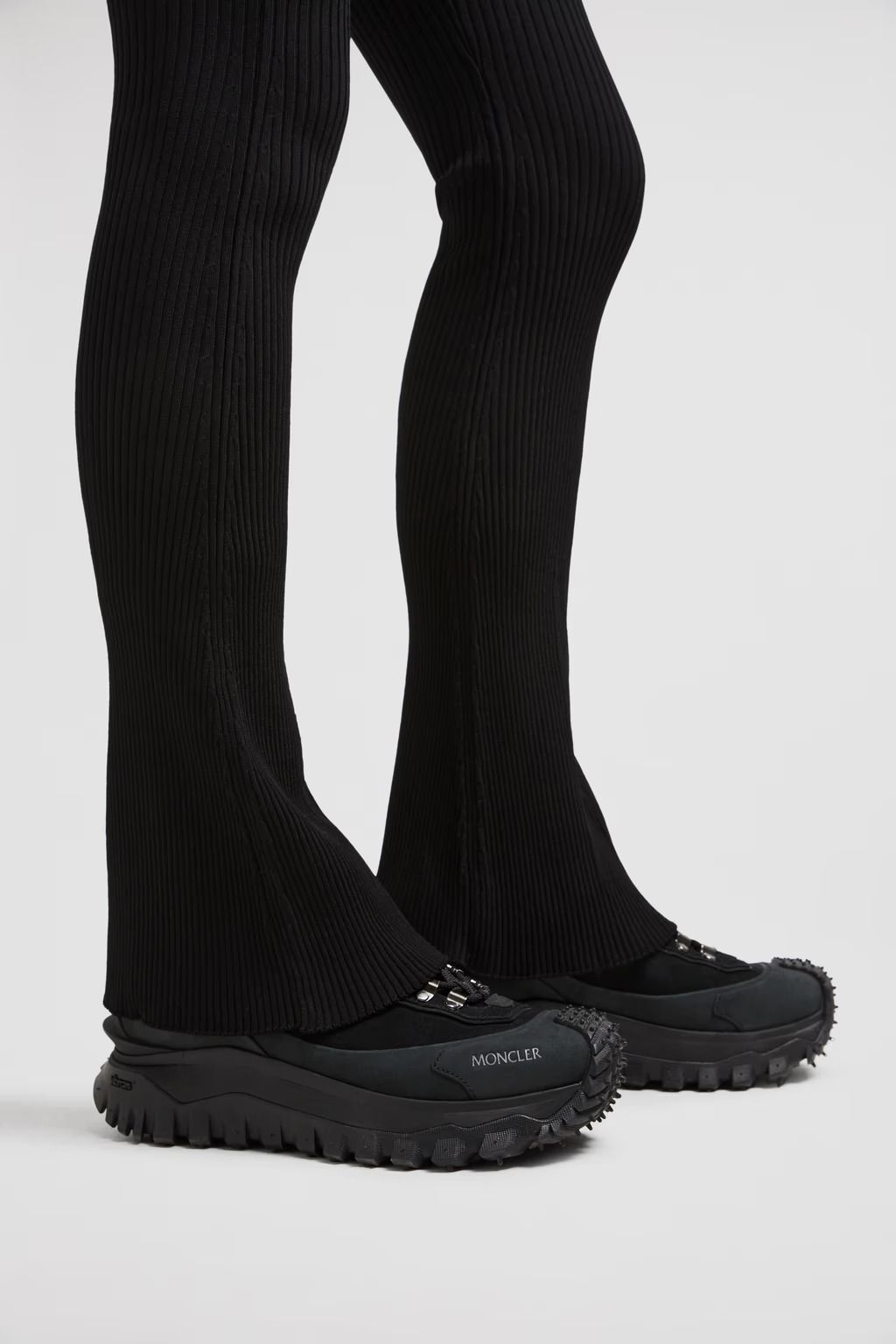  Giày Nữ Moncler Trailgrip Apex Trainers 'Black' 