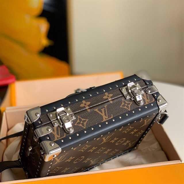 Shop Louis Vuitton MONOGRAM 2022 SS Clutch box (M20252) by BeBeauty