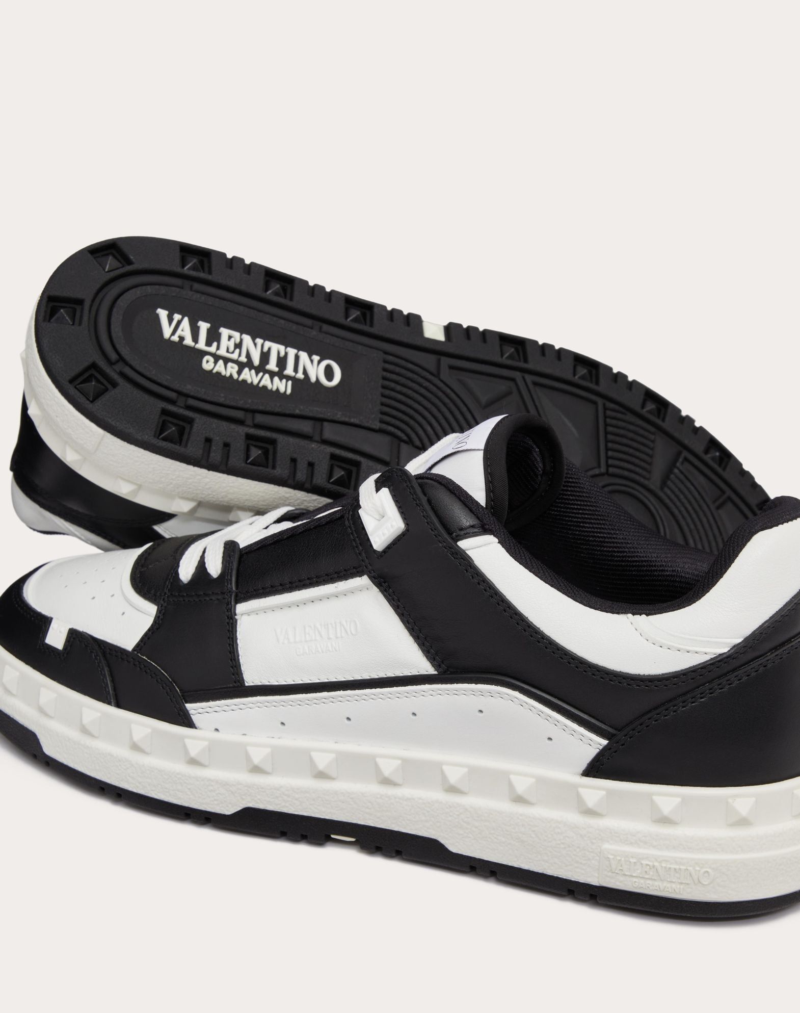  Giày Nam Valentino Freedots Low-top Trainer 'Black' 