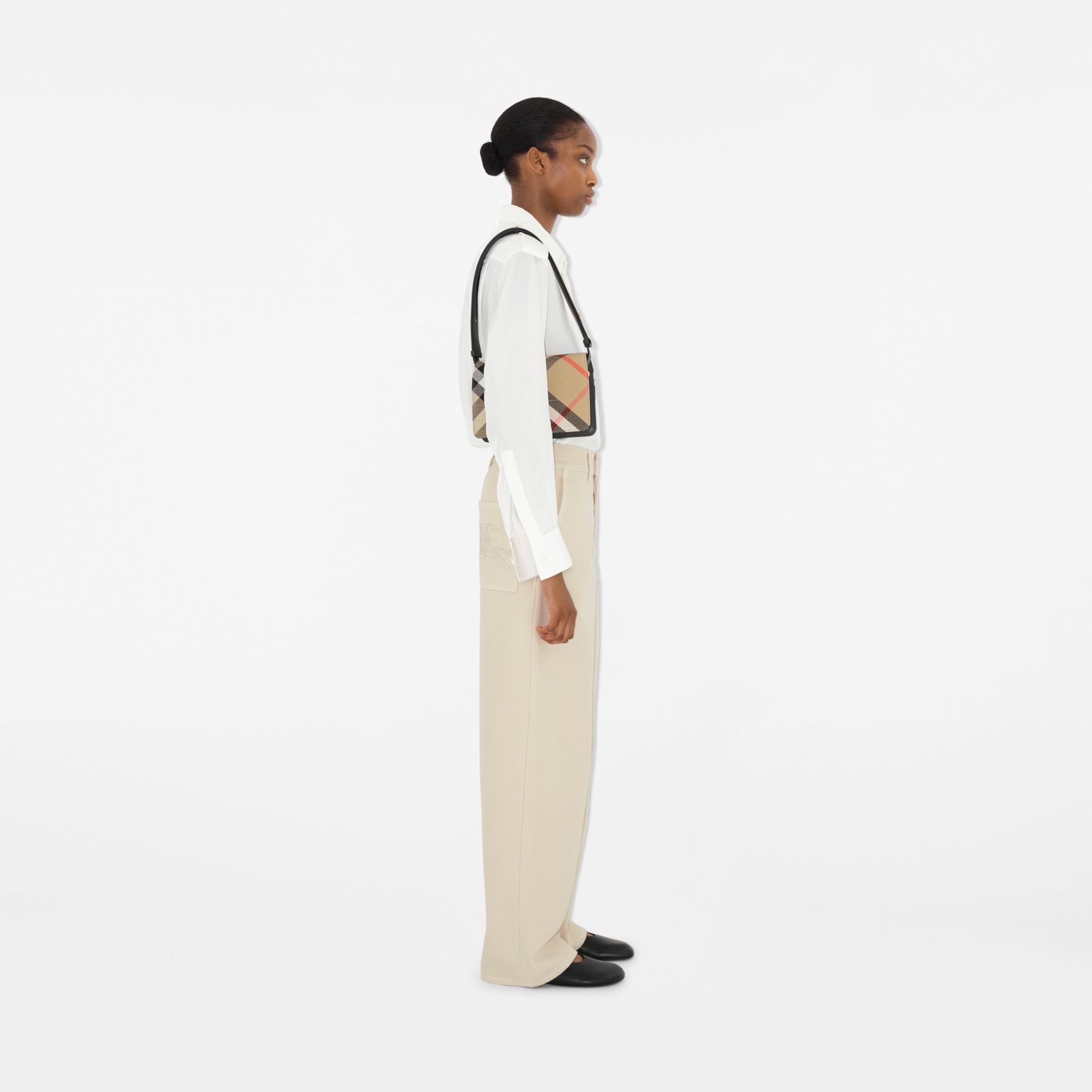  Túi Nữ Burberry Snip Bag 'Sand' 