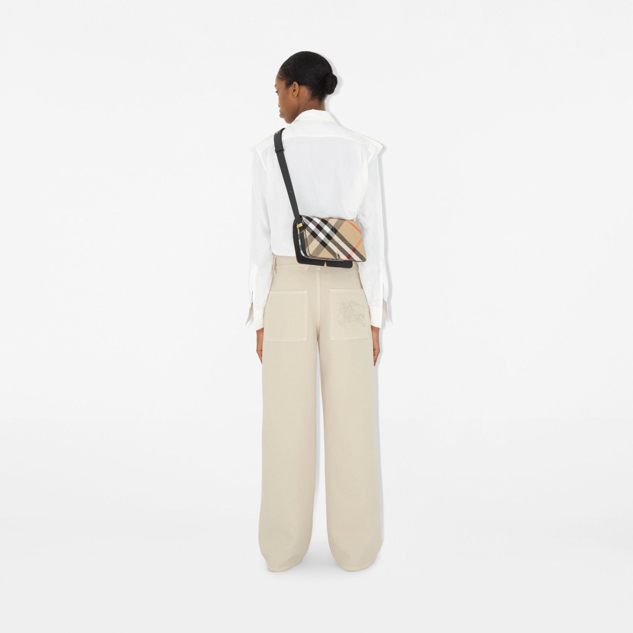  Túi Nữ Burberry Snip Bag 'Sand' 