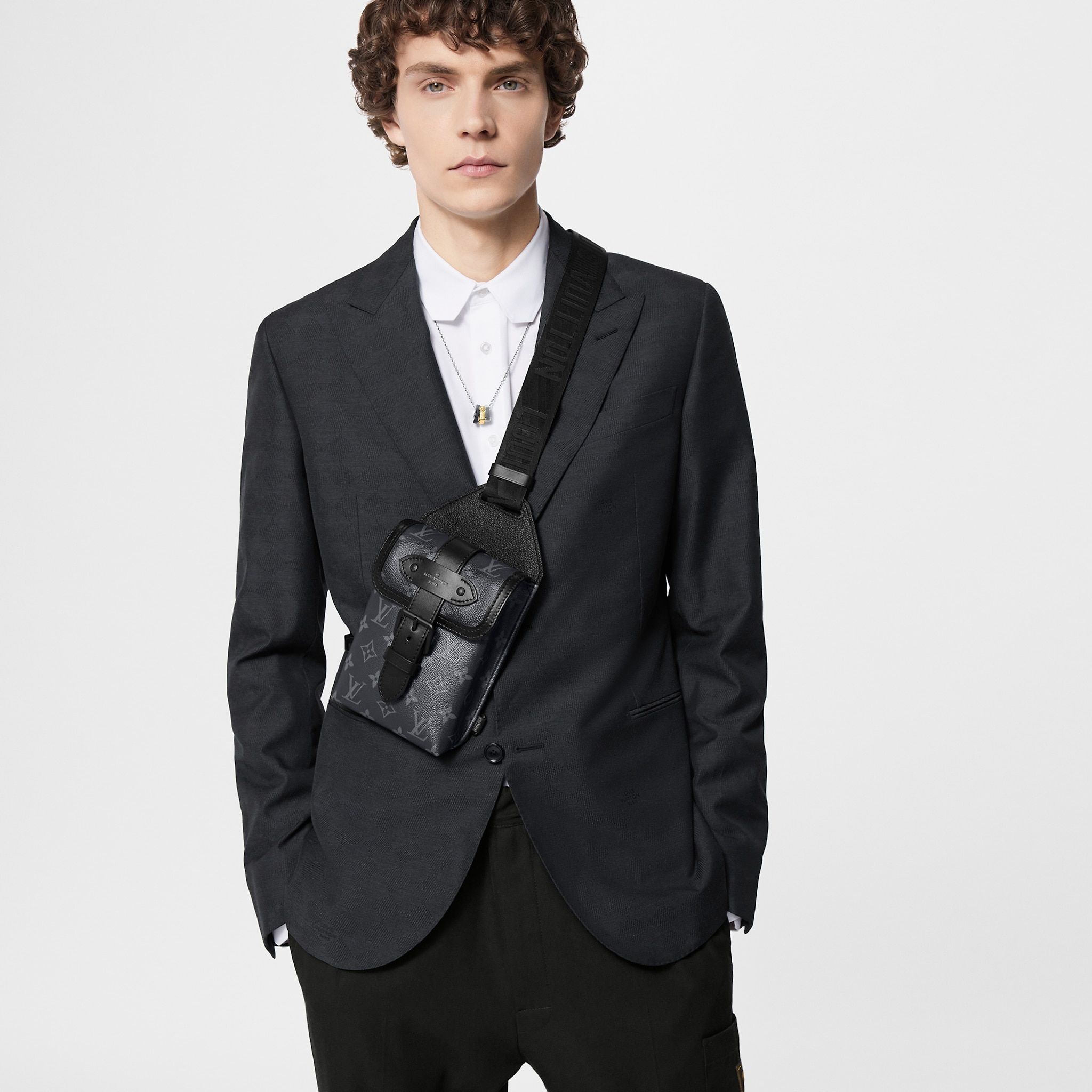  Túi Nam Louis Vuitton Saumur Slingbag 'Monogram Black' 