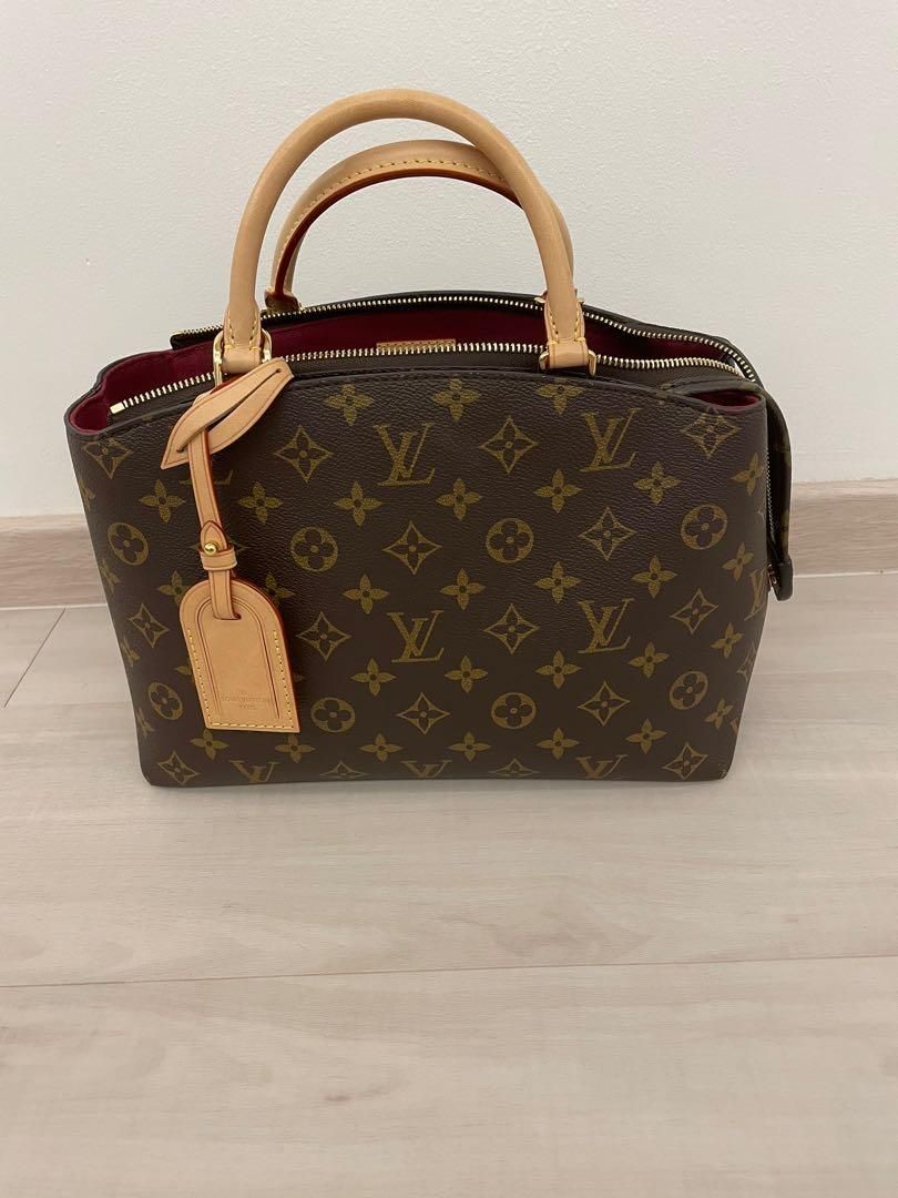 Monogram Classic Shawl S00  Accessories  LOUIS VUITTON