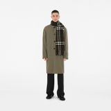  Khăn Burberry Wide Check Cashmere Scarf 'Snug' 