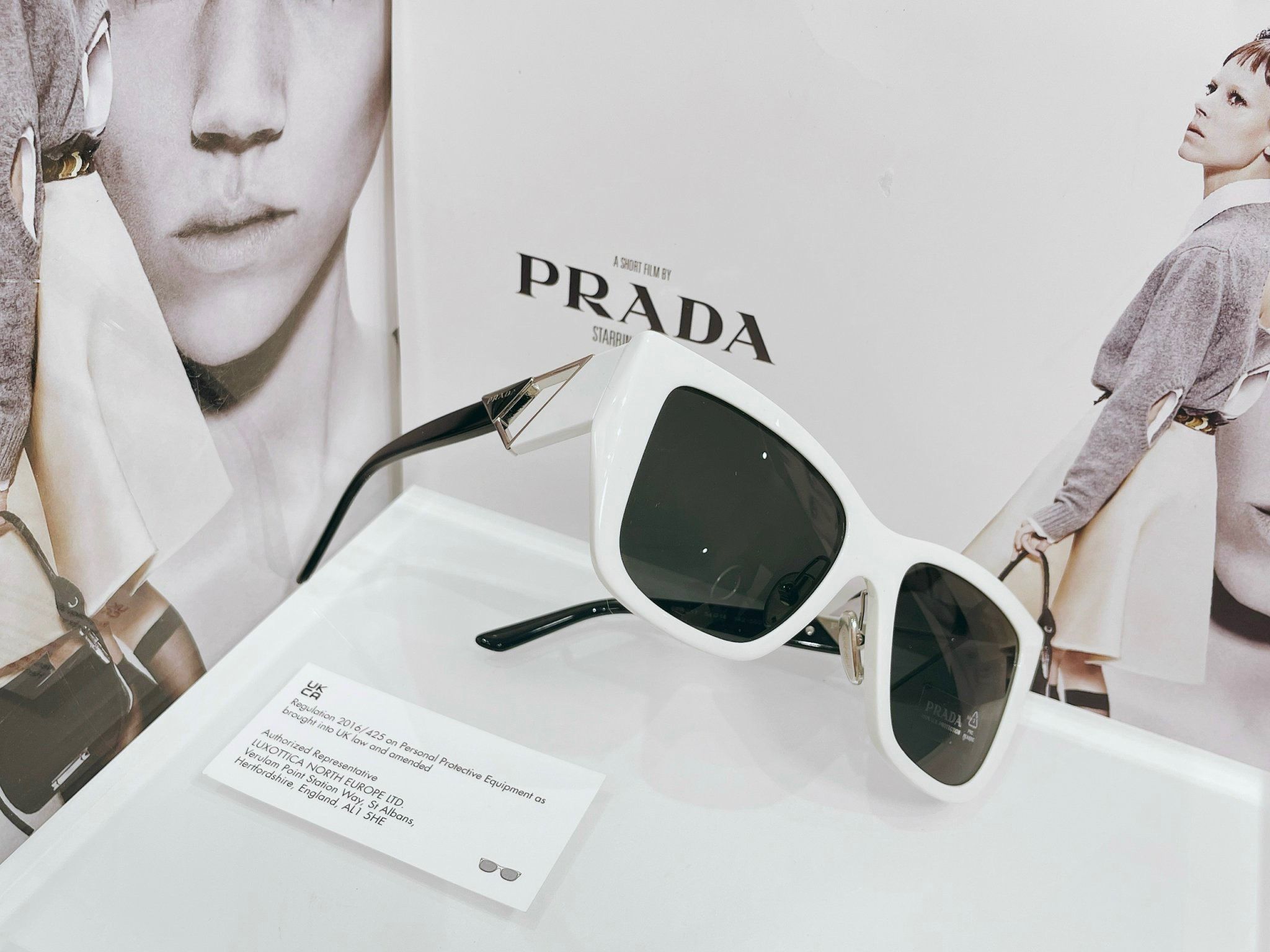  Kính Nữ Prada Sunglasses 'Black White' 