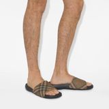  Dép Nam Burberry Check Dive Slides 'Sand' 