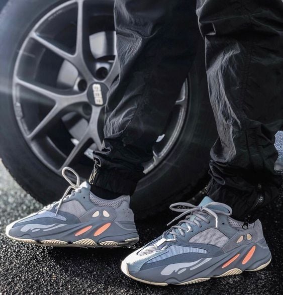 Giày Adidas Yeezy Boost 700 'Carbon Blue' FW2498 – LUXITY