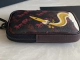  Túi Coach Hybrid Pouch 10 'Multicolor' 