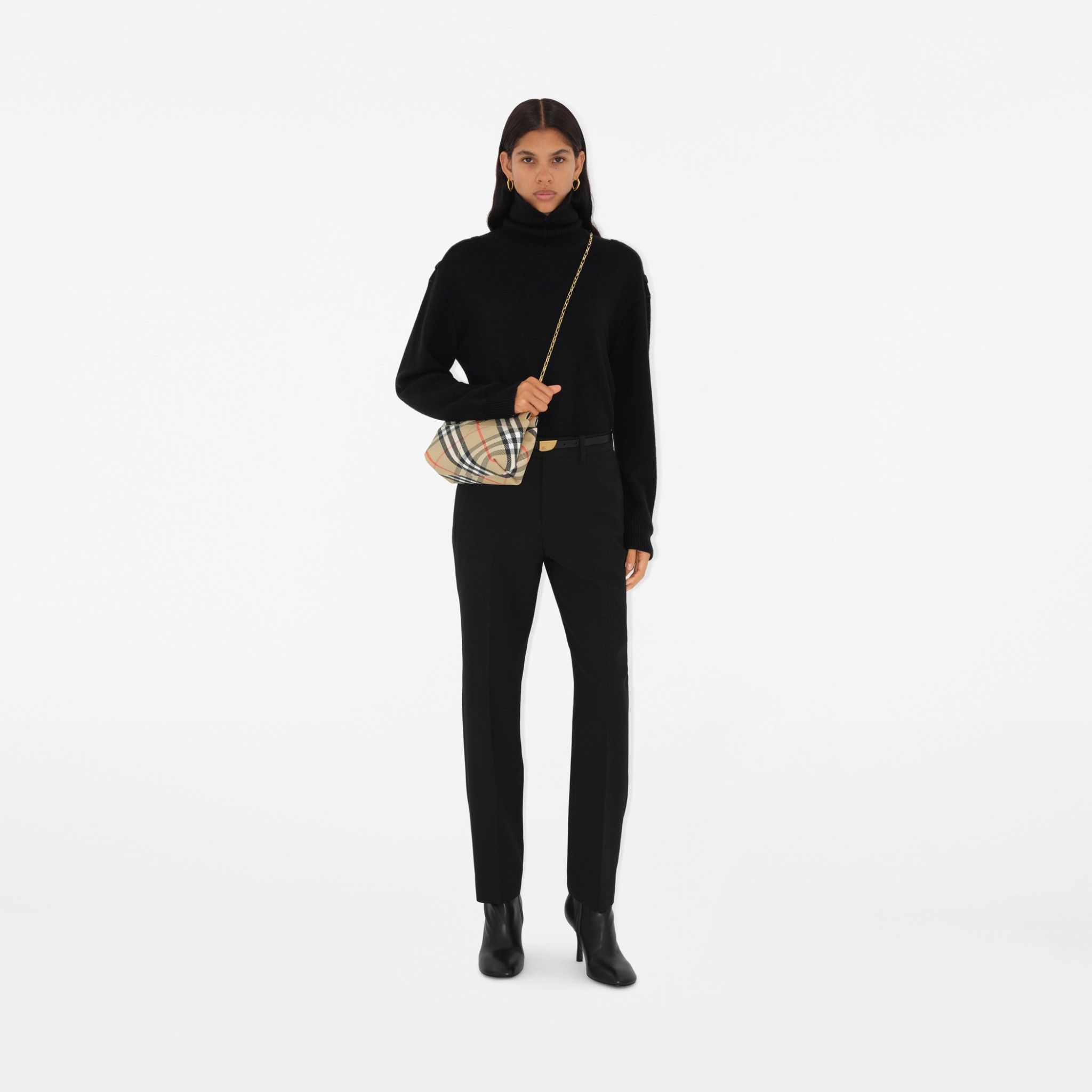  Túi Nữ Burberry Snip Chain Clutch 'Sand' 