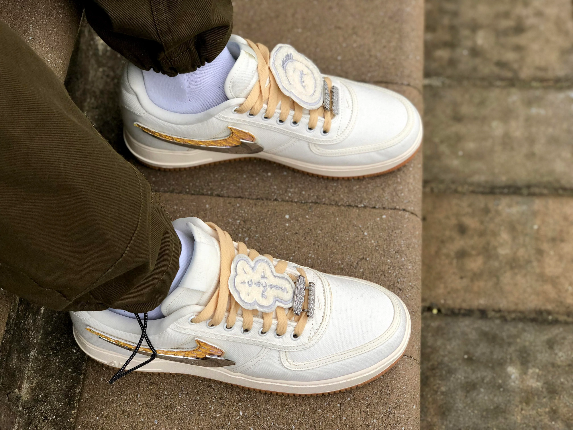  Giày Nike Air Force 1 Low Travis Scott 'Sail' 
