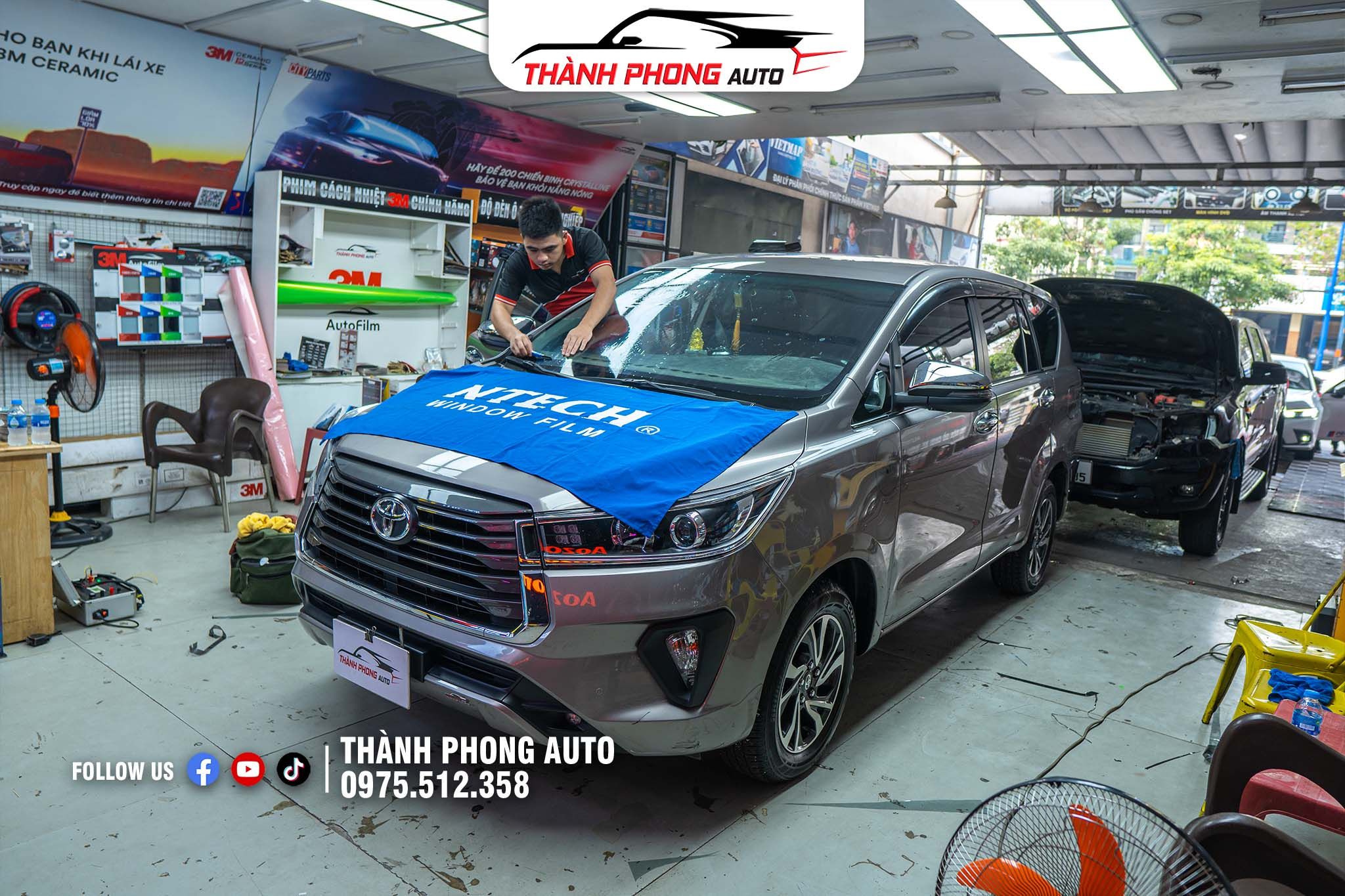  Dán phim cách nhiệt Ntech cho Toyota Innova tại Tp Hồ Chí Minh 