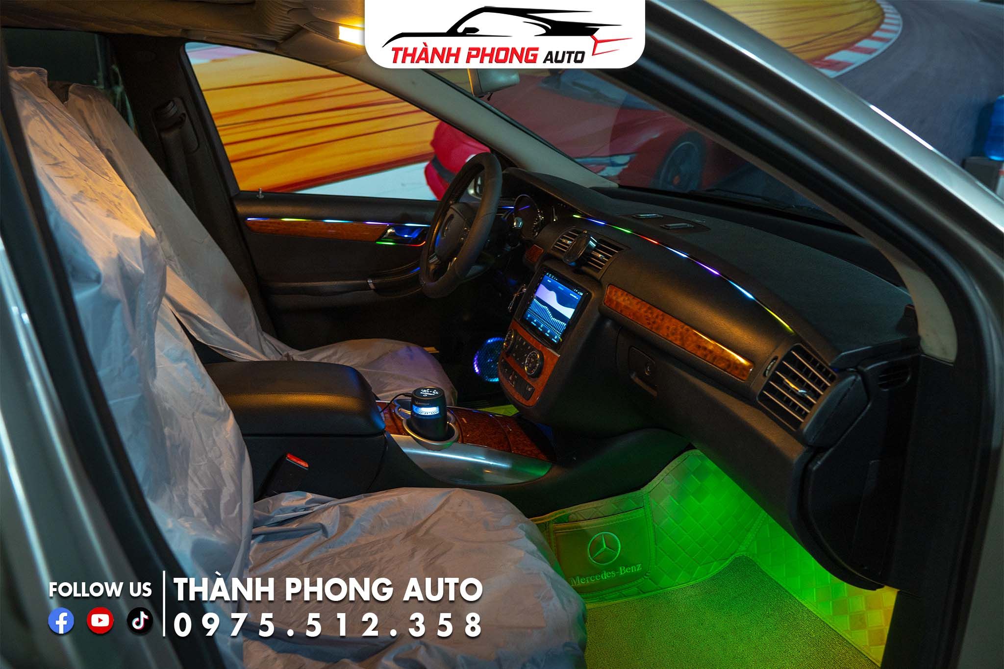  Mercedes R350 lắp đèn led viền nội thất LED PRO+ 