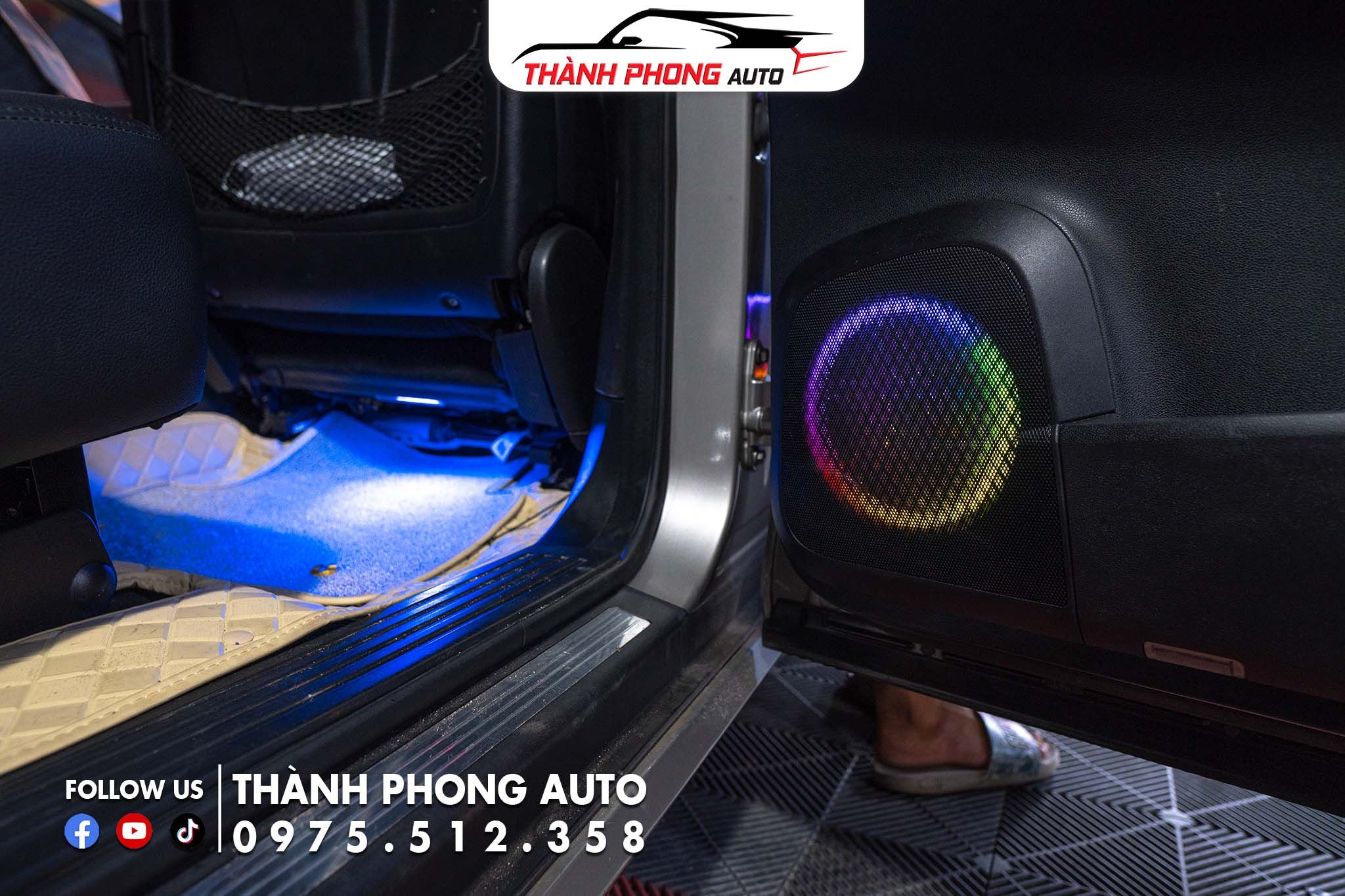  Mercedes R350 lắp đèn led viền nội thất LED PRO+ 