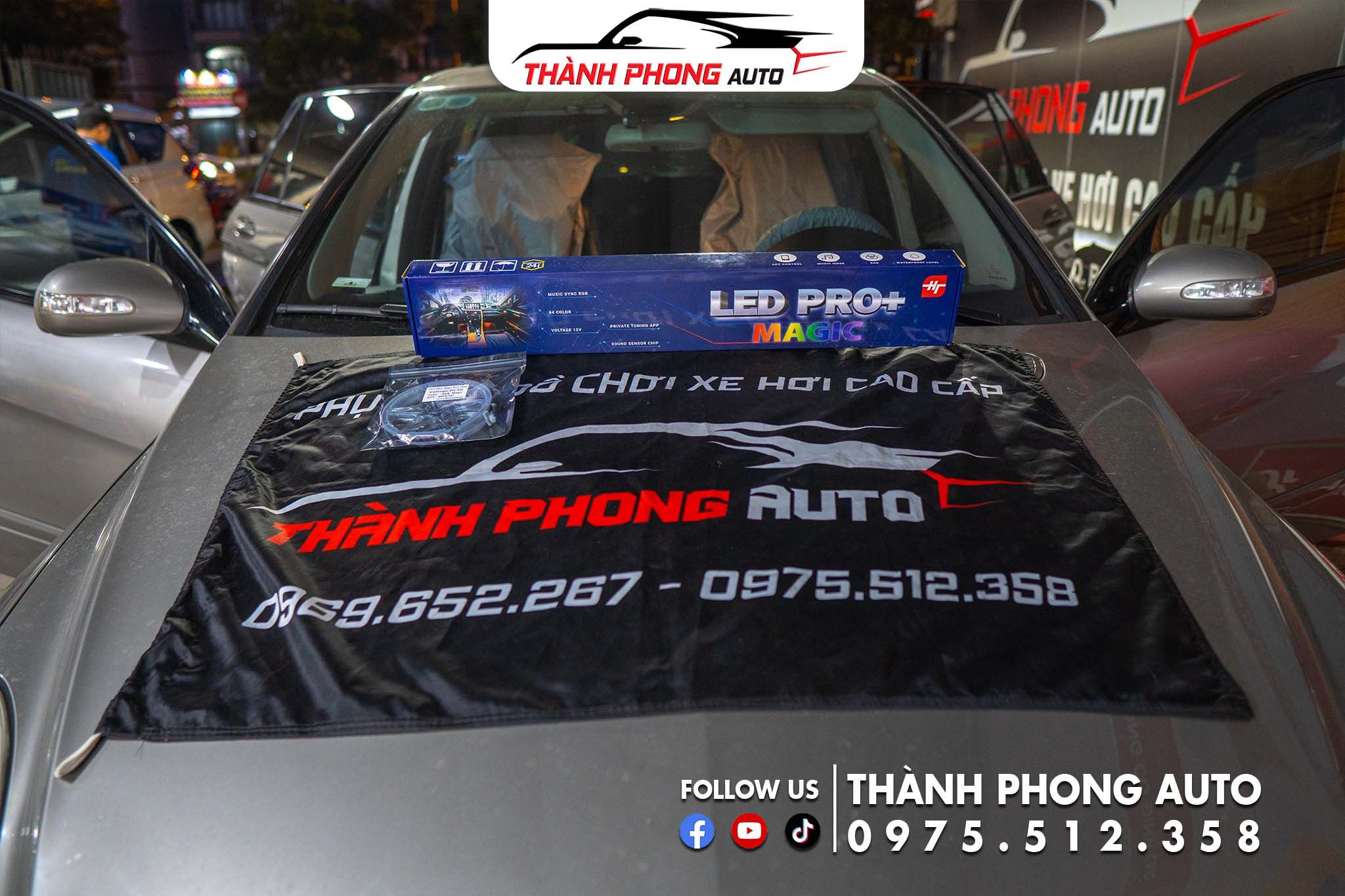  Mercedes R350 lắp đèn led viền nội thất LED PRO+ 